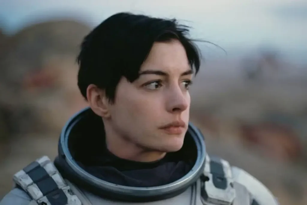 Anne Hathaway em filme sobre espaço